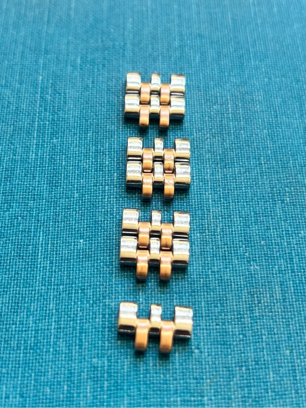 Balmain - Beleganza Diamond Bracelet Watch, 27.5 mm bracelet links - set of 4